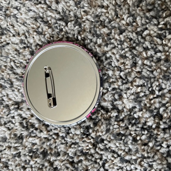 🔥🌟3/$15 Promise Neverland Can Badge from Japan - Picture 3 of 3